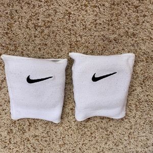 White NIKE knee pads. Great condition! Clean